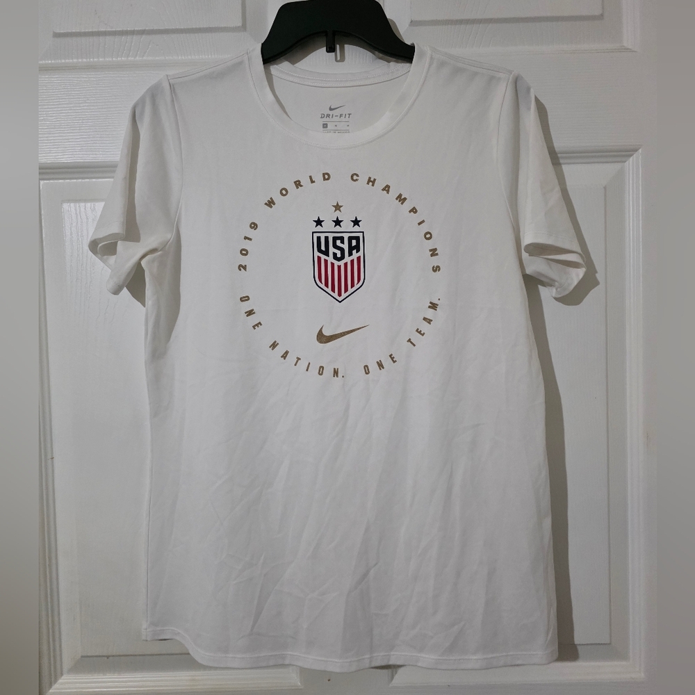 Women Size Medium Nike Team USA 2019 World Champion Soccer Tshirt White